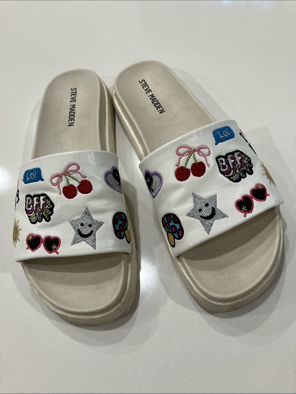 Steve Madden White Kids' Embroidered Patch Slide Sandals